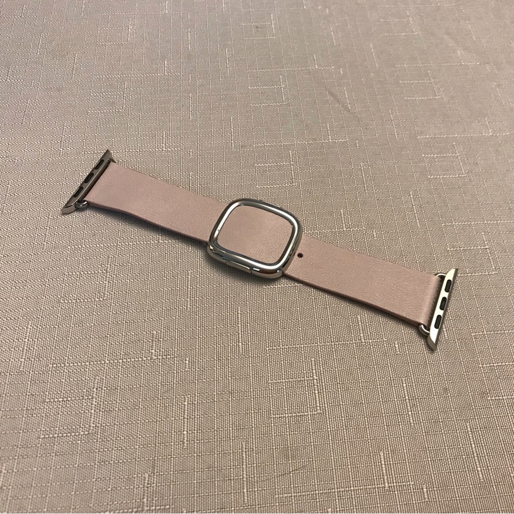 Apple Watch Modern Buckle in Soft Pink